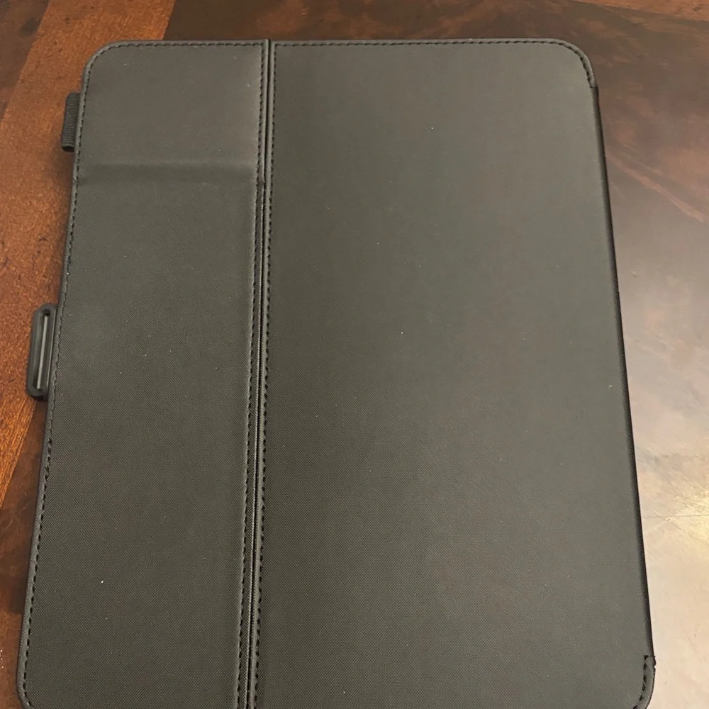 speck Balance Folio Case for iPad 11